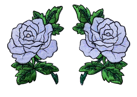 कपड़ों के लिए सफेद गुलाब का फूल कढ़ाई पैच वेल्क्रो बैकिंग
