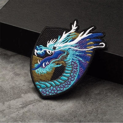 चीन पारंपरिक ड्रैगन कढ़ाई पैच हुक और लूप कढ़ाई पैच पर लोहा