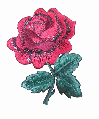 4 &quot;लाल गुलाब के फूल की कढ़ाई वाले लोहे को पैच पर चिपकने वाला पीठ के साथ;